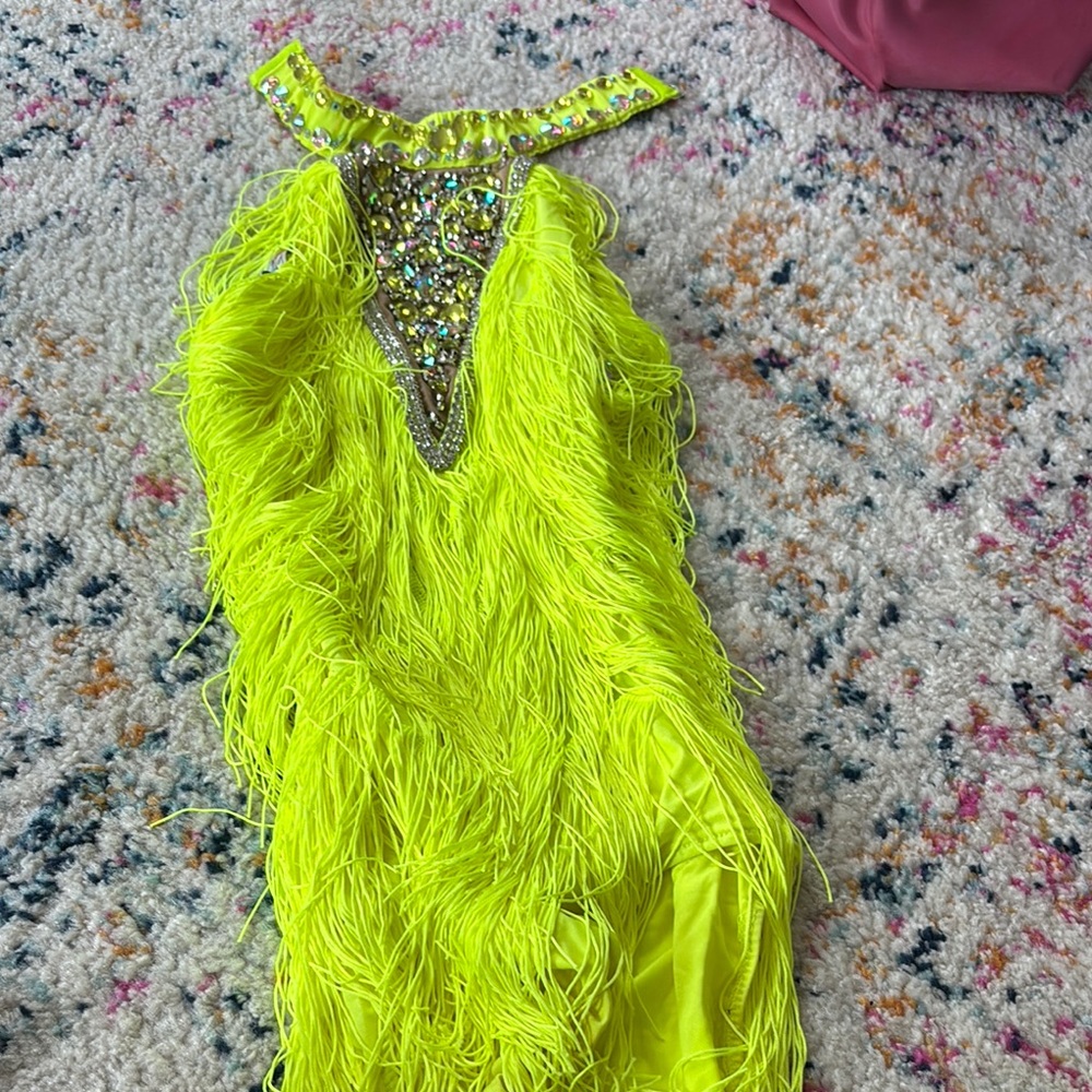 Glamour neon yellow fringe costume